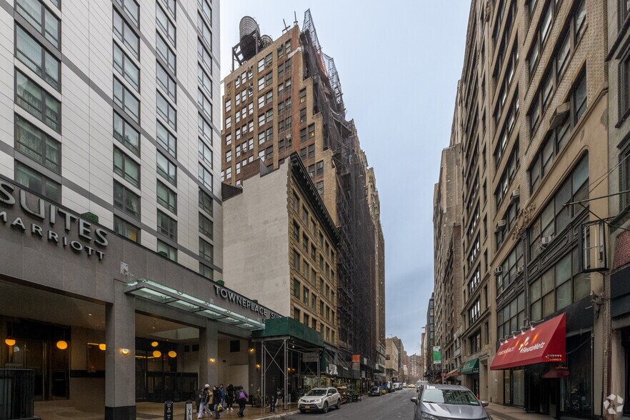 150 W 28th St, New York, NY for lease - Primary Photo - Image 1 of 24