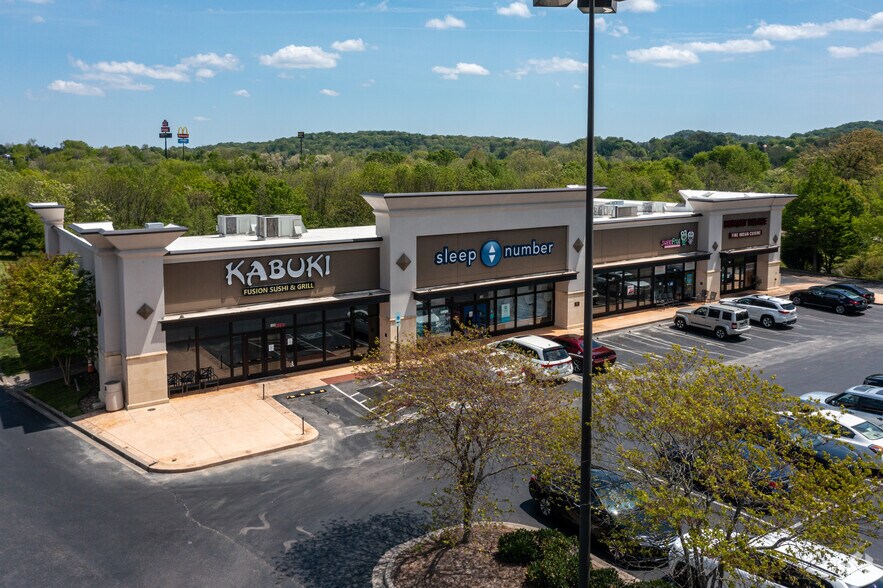 10901 Parkside Dr, Knoxville, TN à louer - Photo du bâtiment - Image 3 de 4