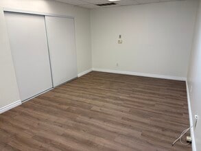 8345 Reseda Blvd, Northridge, CA à louer Photo intérieure- Image 2 de 3