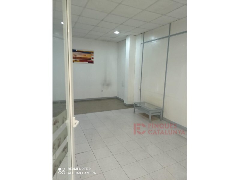 Girona, GER 17001 - Unit Pt01 - - Interior Photo - Image 2 of 9