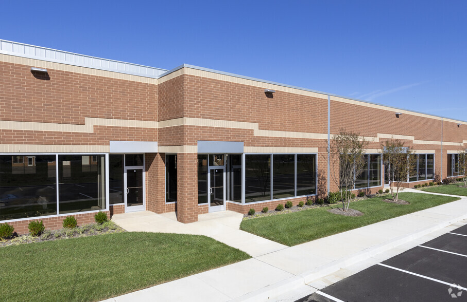 910 Cromwell Park Dr, Glen Burnie, MD for lease - Building Photo - Image 3 of 56