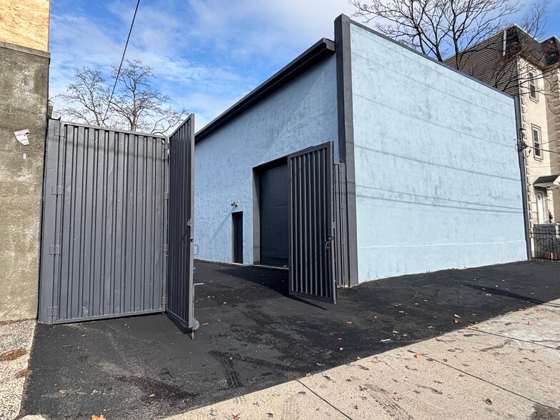 103 Montgomery Ave, Irvington, NJ à vendre - Photo du bâtiment - Image 2 de 15