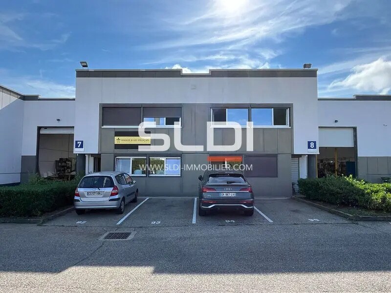 58 Avenue Des Bruyères, Décines-Charpieu for lease Building Photo- Image 1 of 7