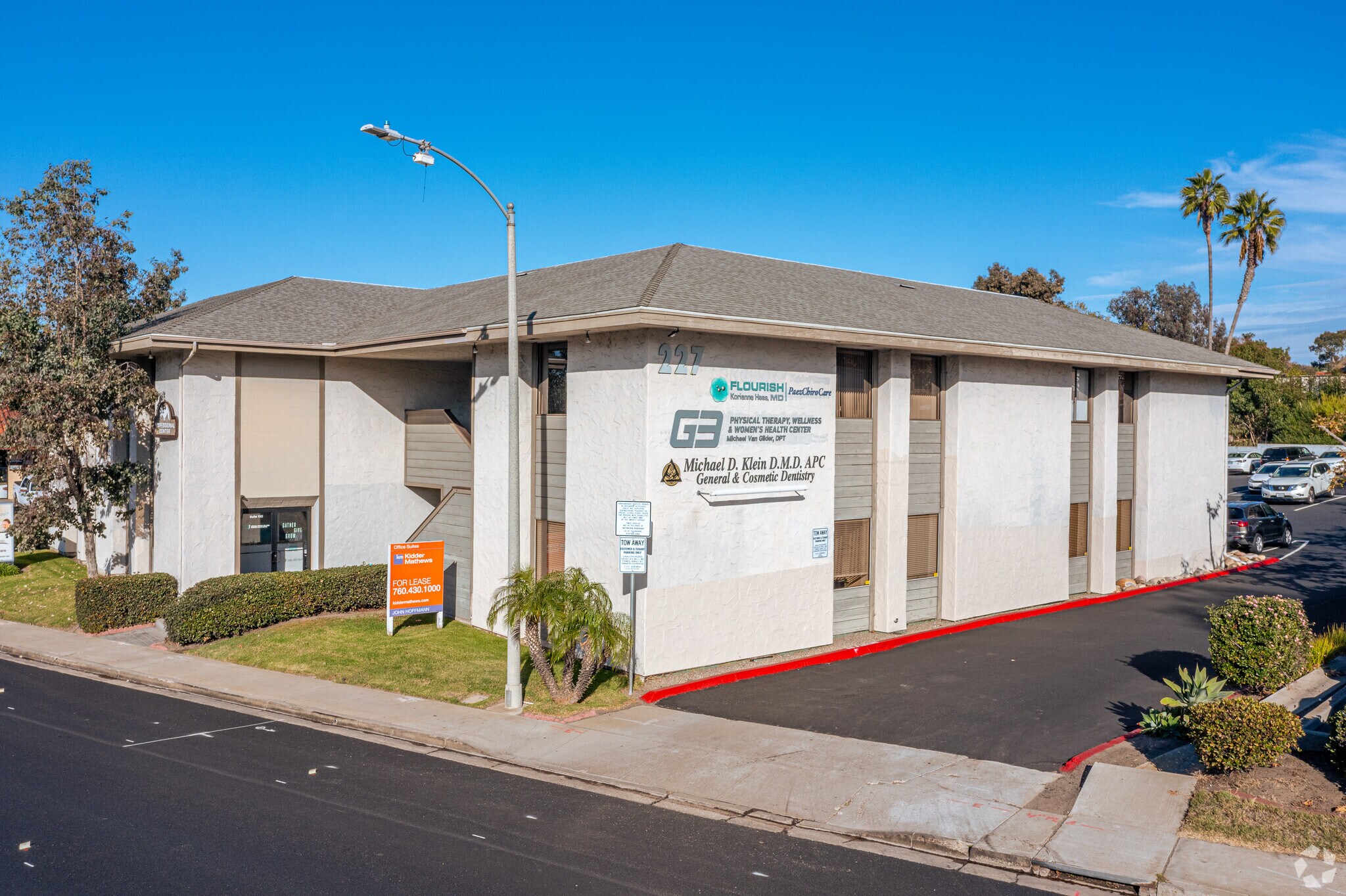 227 N El Camino Real, Encinitas, CA à louer Photo du bâtiment- Image 1 de 6