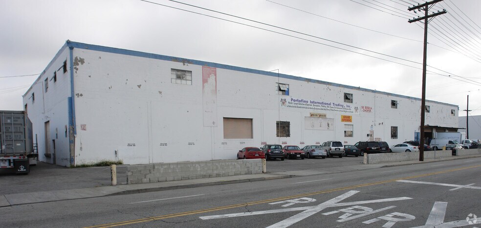 2485 E Vernon Ave, Vernon, CA à louer - Photo du bâtiment - Image 2 de 8