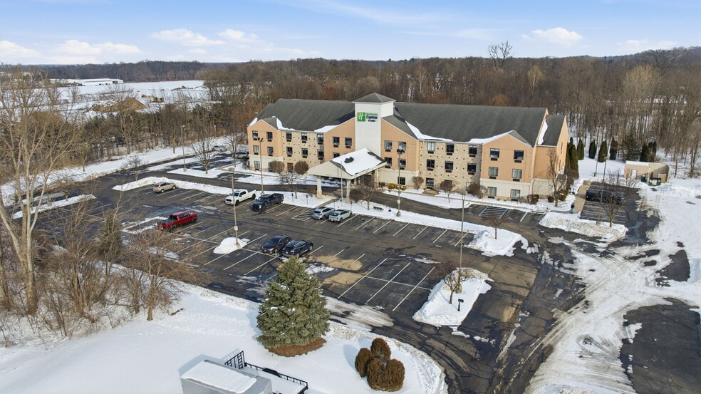 3610 S Nappanee St, Elkhart, IN for sale - Primary Photo - Image 1 of 16
