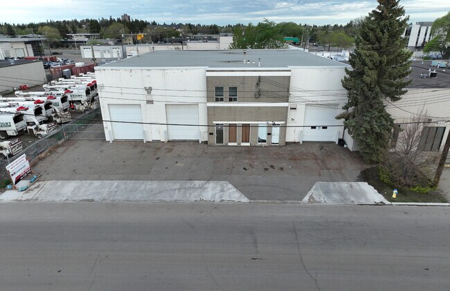 Plus de détails pour 5720 103A St NW, Edmonton, AB - Flex à vendre