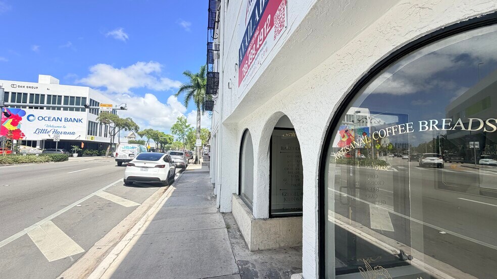 2606-2614 SW 8th St, Miami, FL à louer - Photo du bâtiment - Image 3 de 24