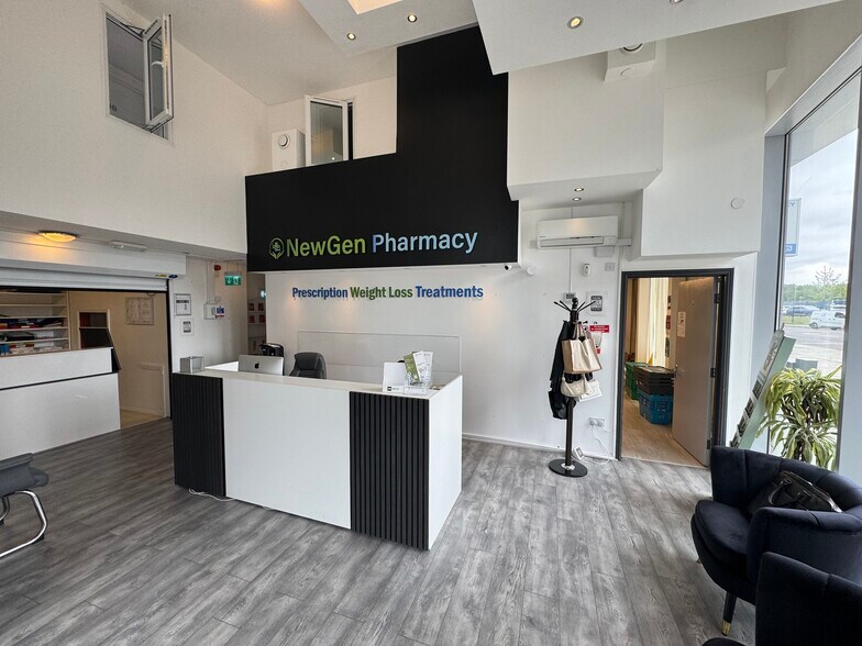 High Street, Londres à vendre - Photo du bâtiment - Image 2 de 5