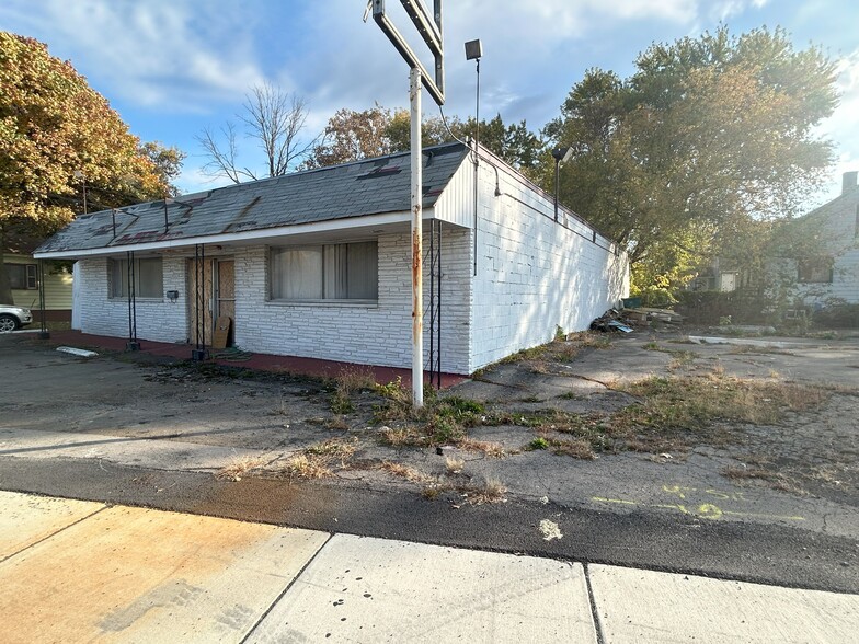 3257 Hyde Park Blvd, Niagara Falls, NY for sale - Building Photo - Image 1 of 11