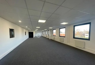 Bureau dans Lisses à louer Photo intérieure- Image 2 de 2