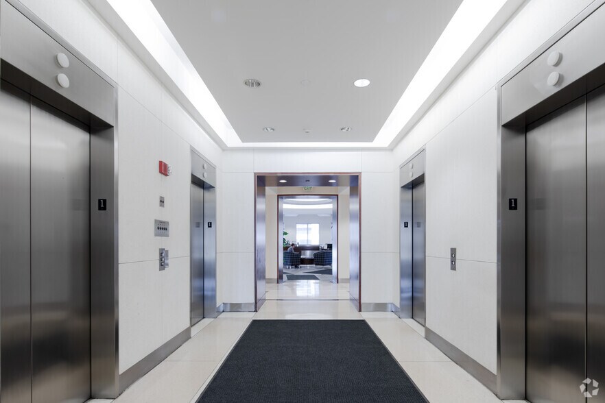 7604 Technology Way, Denver, CO à louer - Hall d’entrée - Image 2 de 16