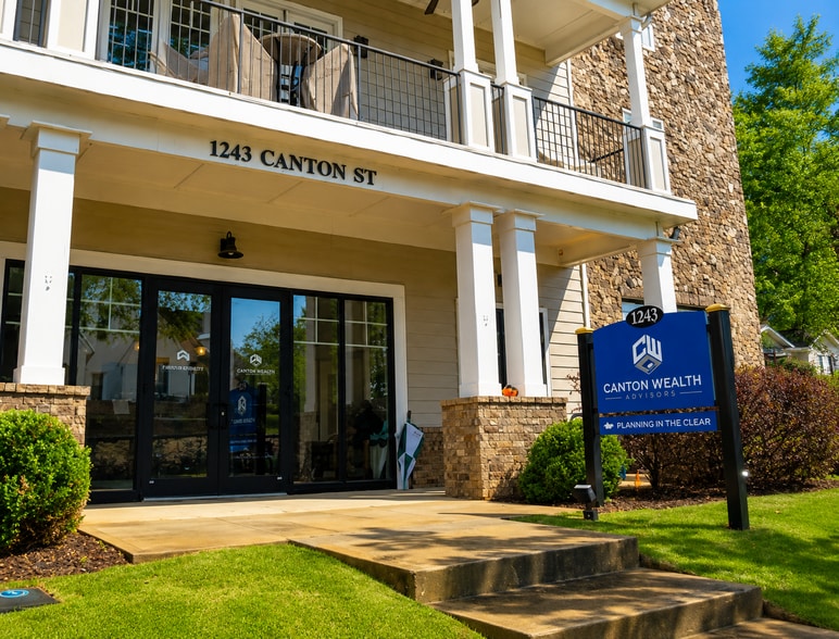 1243 Canton St, Roswell, GA à vendre - Photo du bâtiment - Image 2 de 7