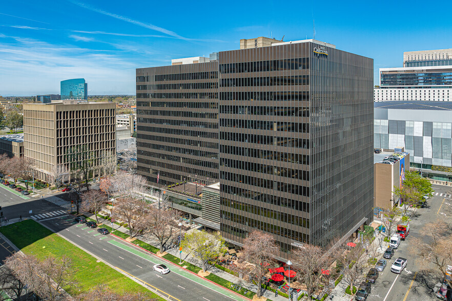 555 Capitol Mall, Sacramento, CA à vendre - Photo du bâtiment - Image 1 de 1