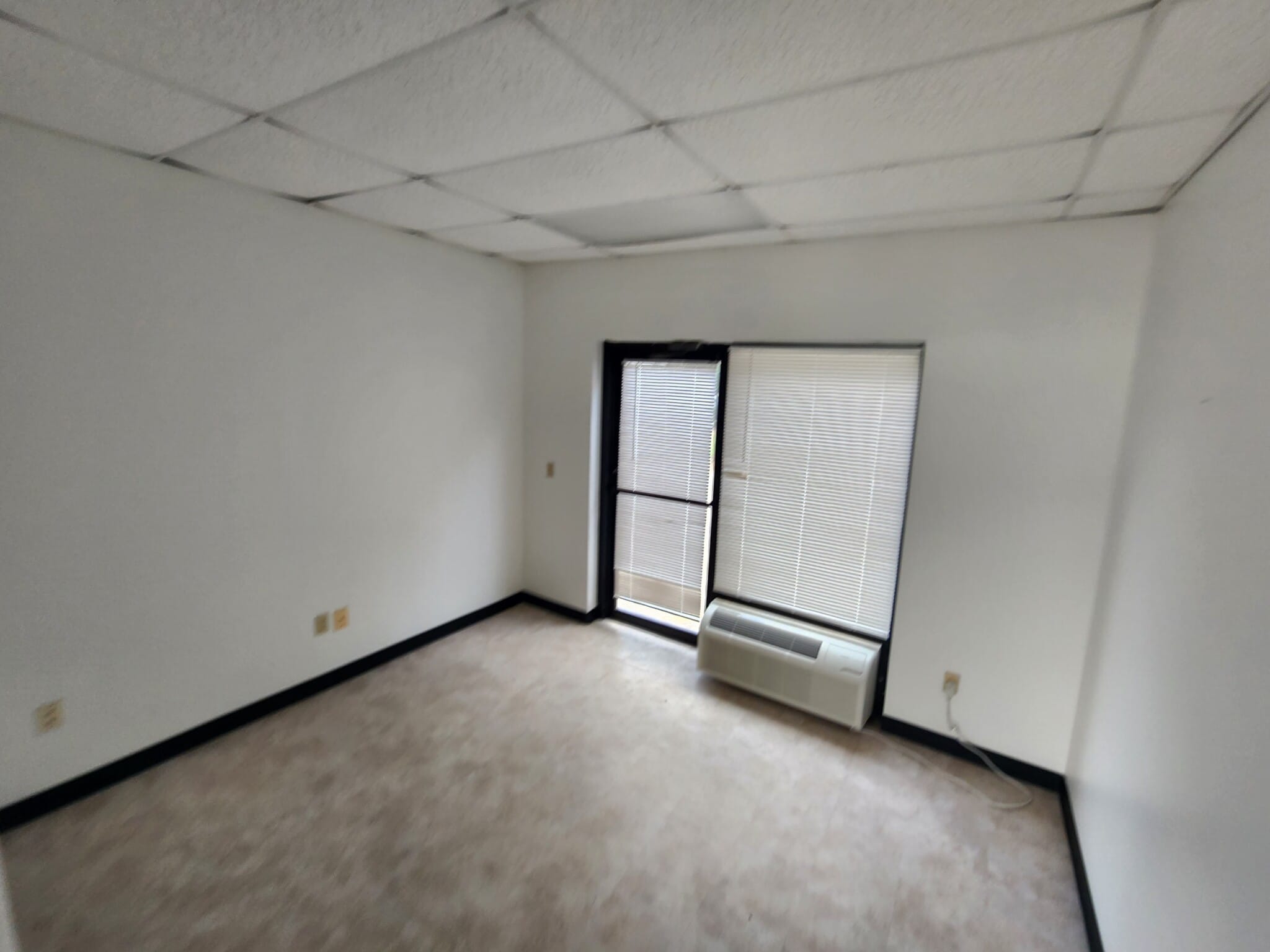 11220 S Highway 6, Sugar Land, TX for lease Interior Photo- Image 1 of 5