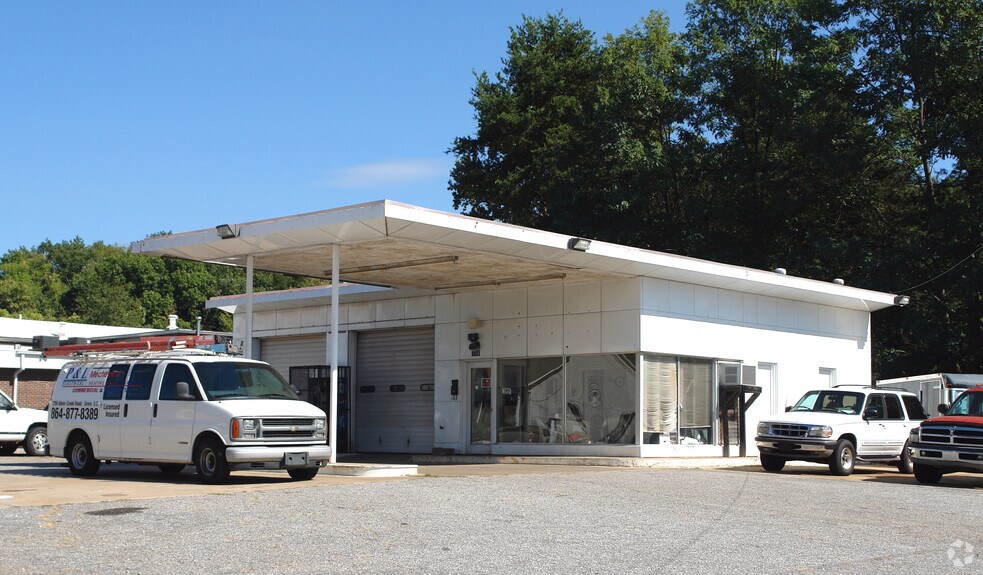 720 Wade Hampton Blvd, Greenville, SC for sale - Primary Photo - Image 1 of 3