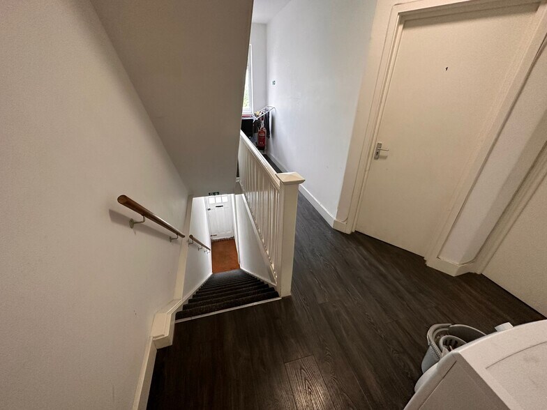 207 Watford Rd, Harrow à vendre - Photo intérieure - Image 2 de 6