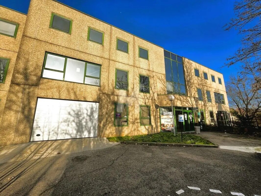 Flex in Viry-Châtillon for lease Building Photo- Image 1 of 9