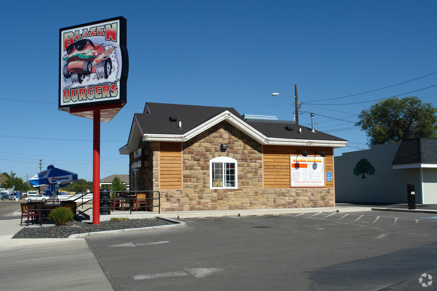 216 1st St S, Nampa, ID for sale - Primary Photo - Image 1 of 8