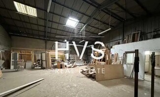 Plus de détails pour Local d'activités à louer