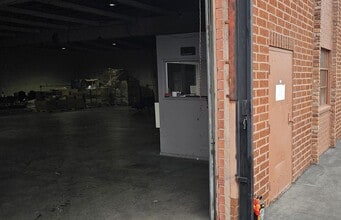 15409 S Broadway, Gardena, CA for lease Interior Photo- Image 2 of 8