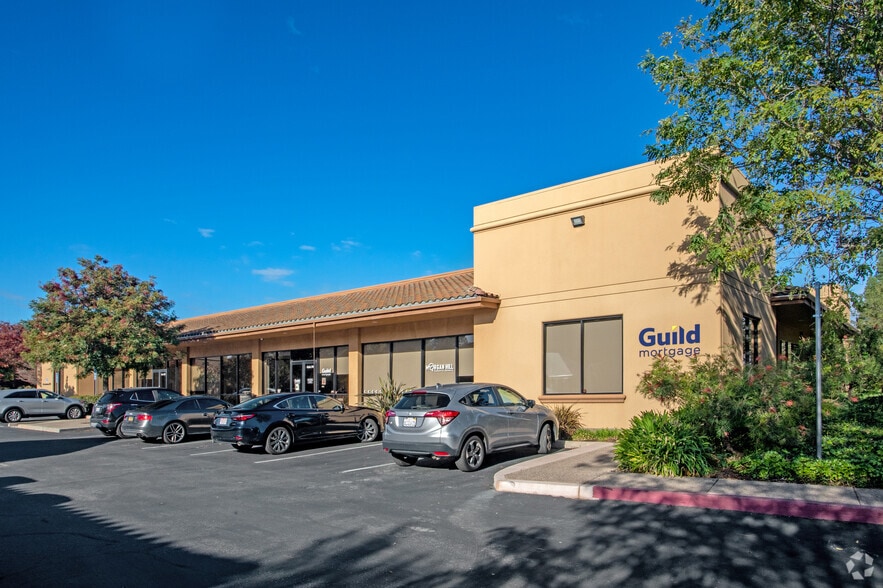 155 E Main Ave, Morgan Hill, CA for lease - Building Photo - Image 1 of 4