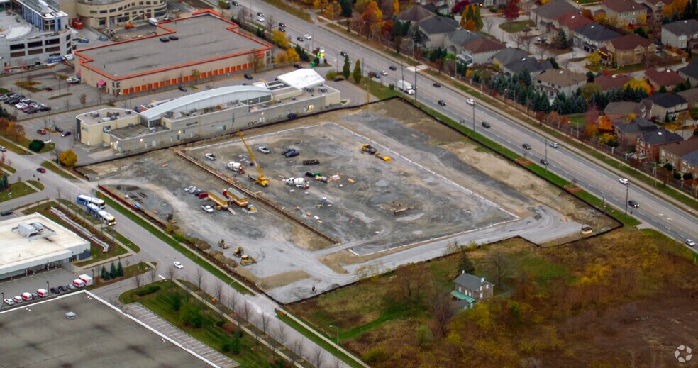 40 Brodie Dr, Richmond Hill, ON for sale - Primary Photo - Image 1 of 1