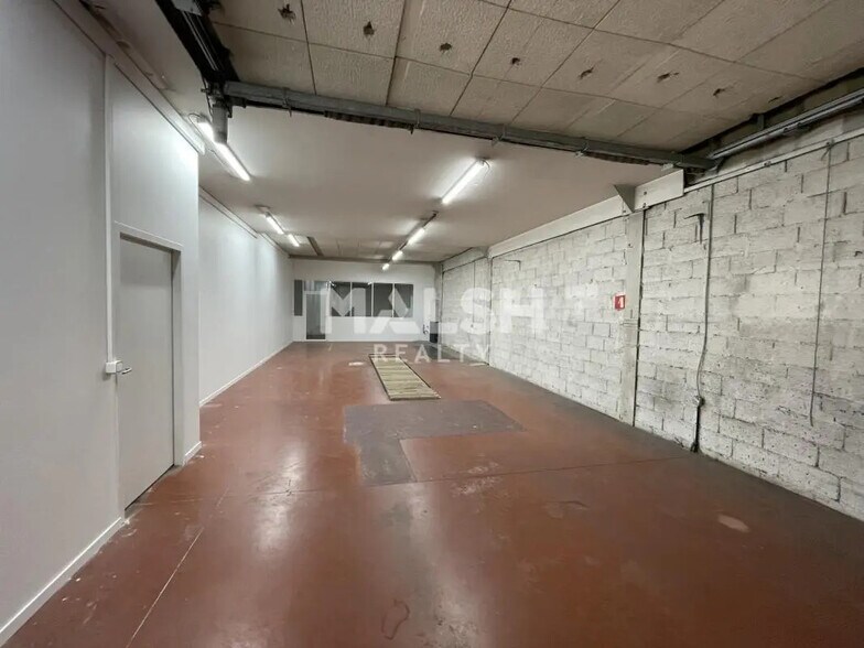 Flex in Givors for lease - Interior Photo - Image 2 of 7