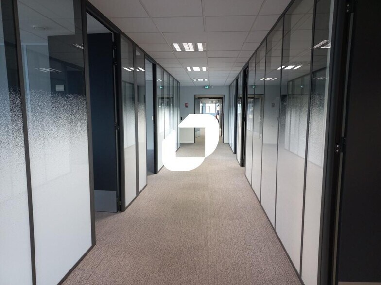 1 Ter Avenue De La Marne, Wasquehal à louer - Photo du bâtiment - Image 3 de 10