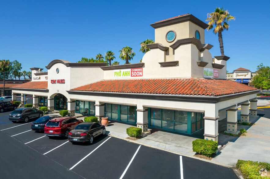 301-375 E Alessandro Blvd, Riverside, CA for lease - Building Photo - Image 1 of 40