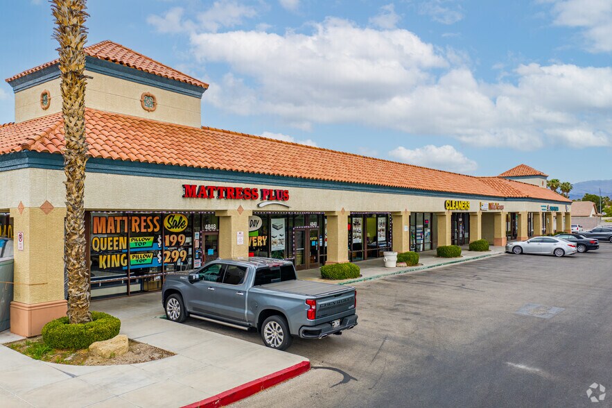 4810-4844 W Lone Mountain Rd, Las Vegas, NV à vendre - Photo principale - Image 1 de 3