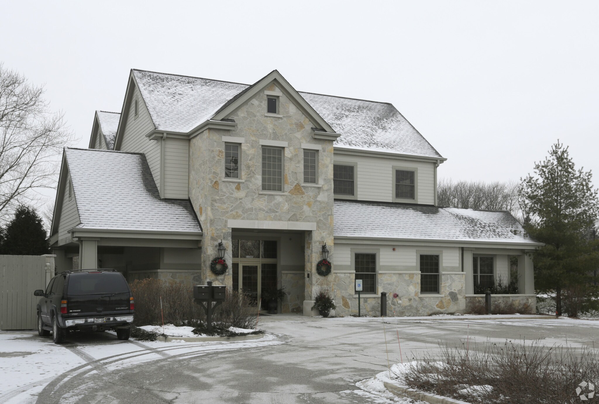 11345 N Port Washington Rd, Mequon, WI for sale Primary Photo- Image 1 of 1
