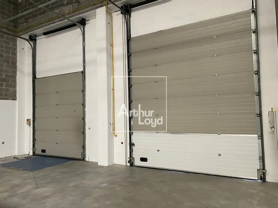 Office in Moissy-Cramayel for lease Interior Photo- Image 1 of 7