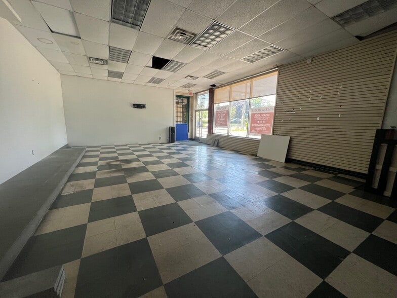 800-808 E Boston Post Rd, Mamaroneck, NY à louer - Photo du bâtiment - Image 2 de 14