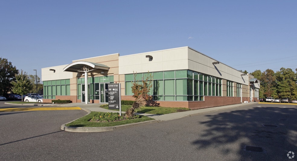 24 Research Way, East Setauket, NY for lease - Building Photo - Image 2 of 2