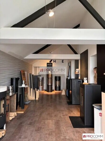 Retail in Luisant for lease - Interior Photo - Image 3 of 7