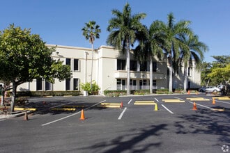 895 SW 30th Ave, Pompano Beach, FL for lease Building Photo- Image 1 of 13