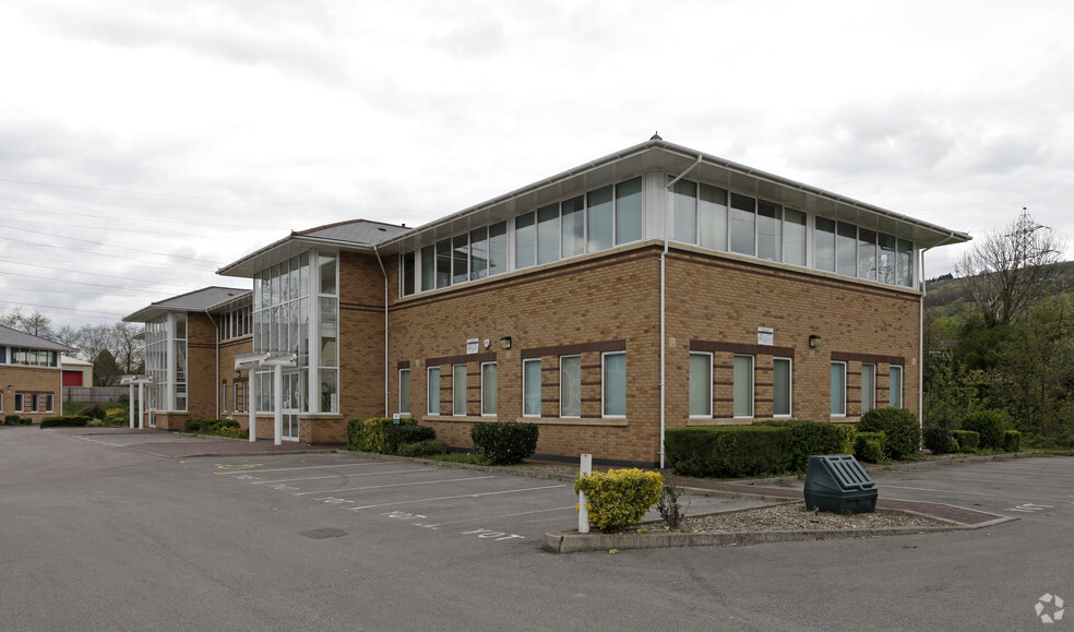 Tonteg Rd, Pontypridd à louer - Photo principale - Image 1 de 1