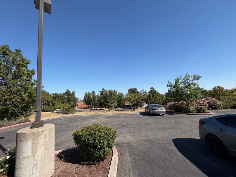 3163-3179 Independence Dr, Livermore, CA à vendre - Photo du bâtiment - Image 3 de 18