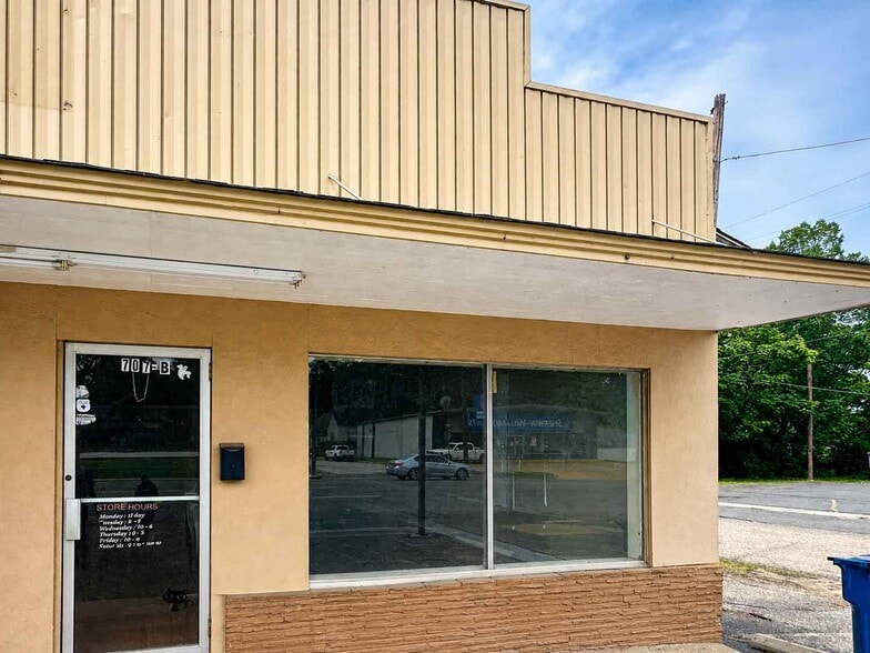 707 E Grand Ave, Marshall, TX for lease - Building Photo - Image 2 of 12