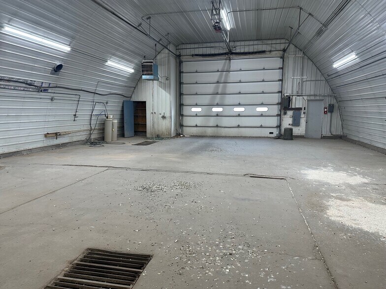 622 W 1st St, Julesburg, CO à vendre - Photo du bâtiment - Image 2 de 33