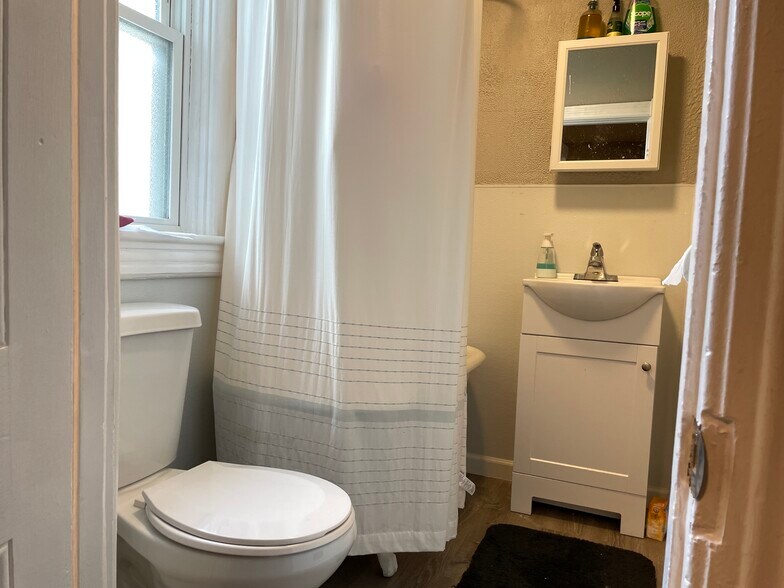 57 E Garrison St, Bethlehem, PA à vendre - Photo du bâtiment - Image 2 de 47