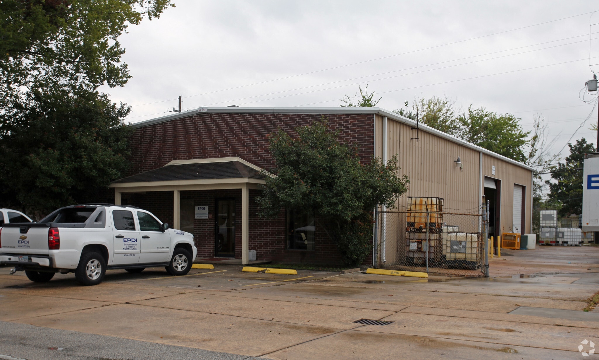 9215 Thomasville Dr, Houston, TX for lease Primary Photo- Image 1 of 3
