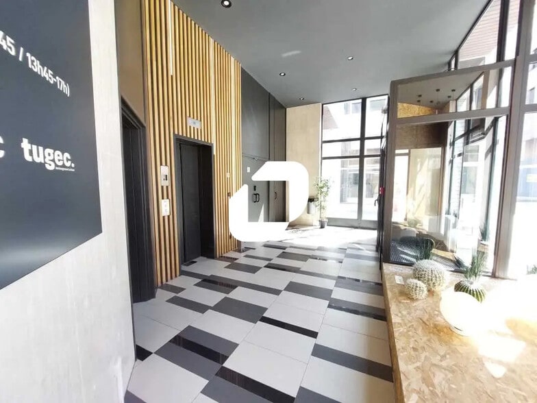 17 Rue Joël Le Theule, Montigny-le-Bretonneux for lease - Building Photo - Image 3 of 14