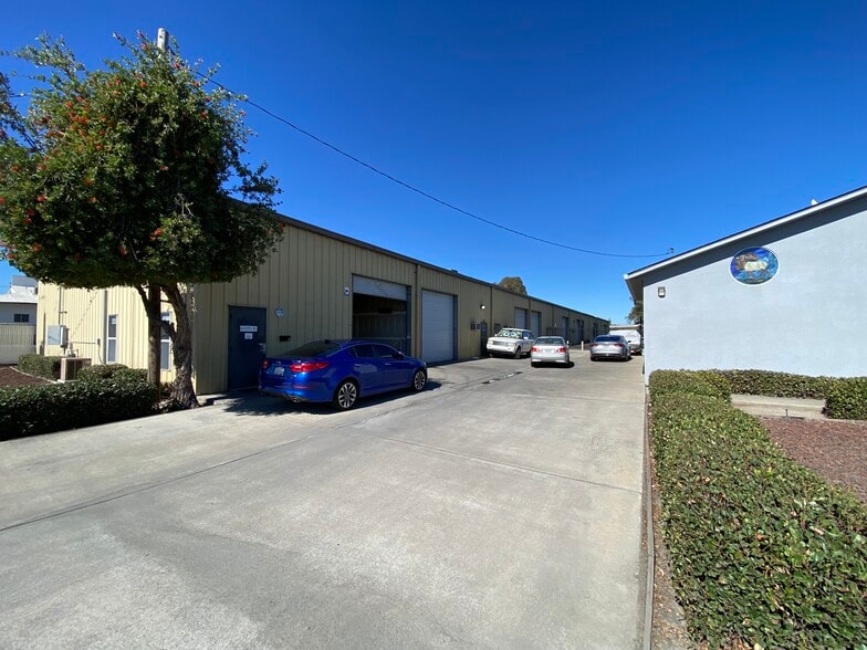 1503 Lone Palm Ave, Modesto, CA for lease - Building Photo - Image 3 of 14