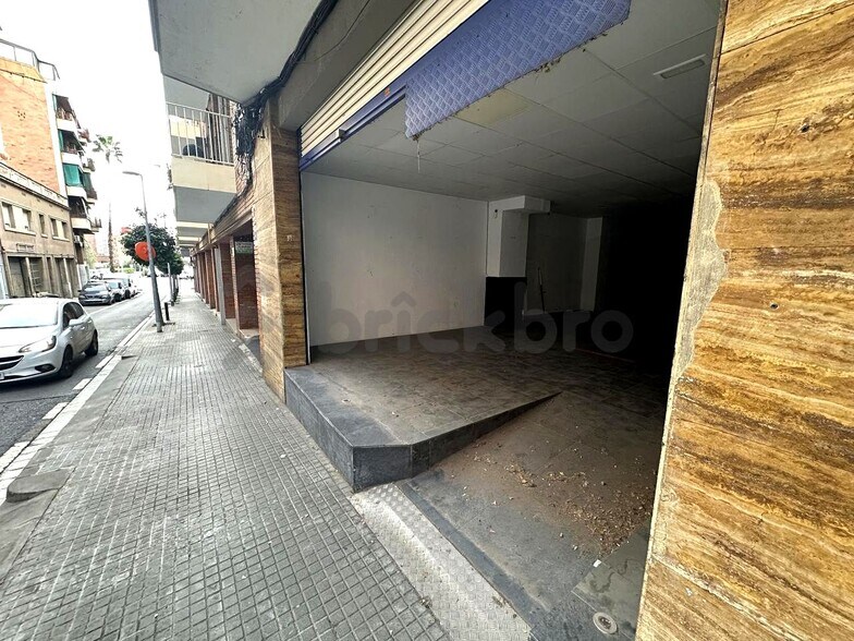 Immeuble residentiel dans Esplugues de Llobregat, Barcelona à vendre - Photo du bâtiment - Image 3 de 28