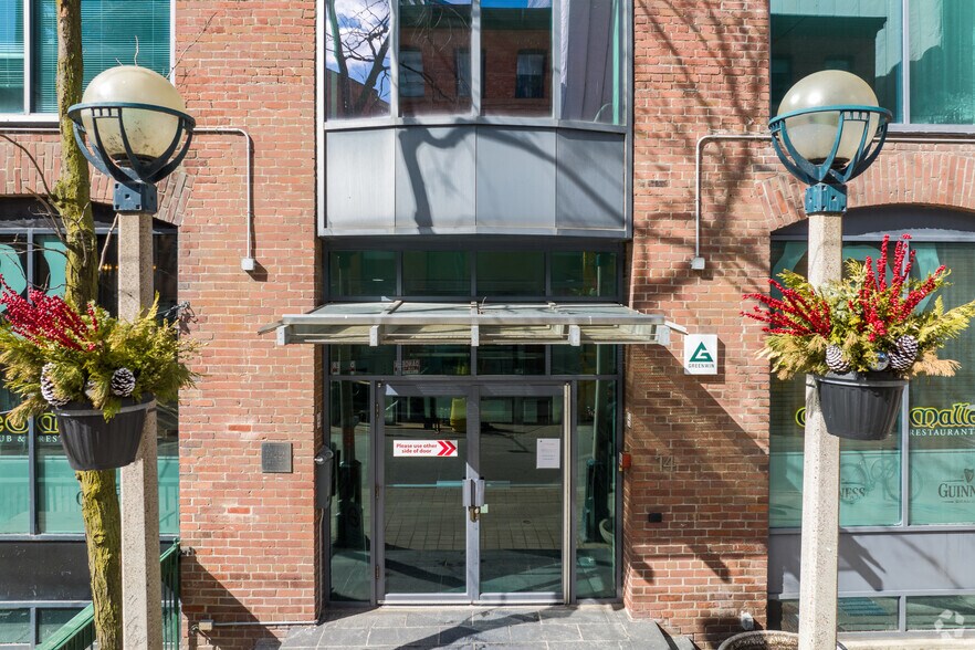 14 Duncan St, Toronto, ON à louer - Photo du bâtiment - Image 3 de 5