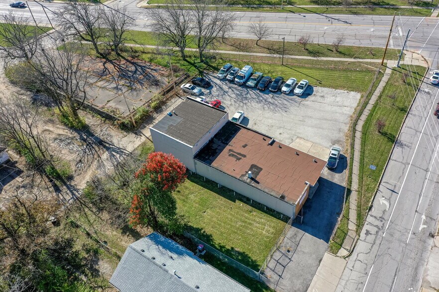 715 W 30th St, Indianapolis, IN à vendre - Aérien - Image 3 de 15