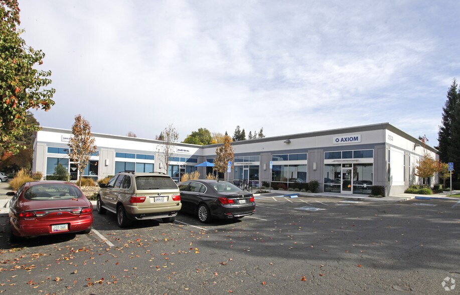 210-226 N Wiget Ln, Walnut Creek, CA à vendre - Photo principale - Image 1 de 10