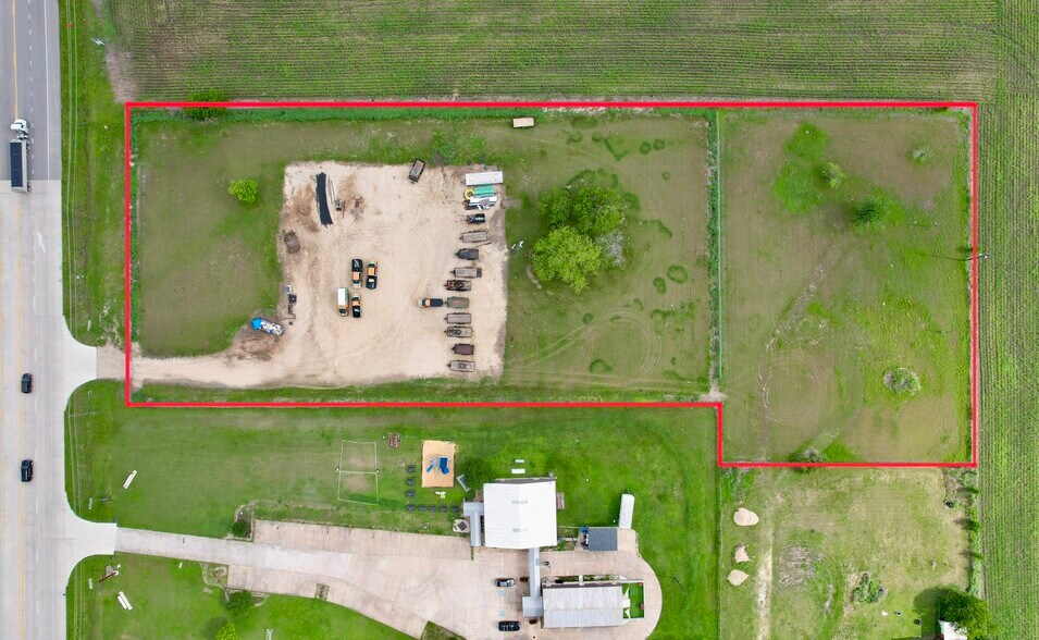 578 Carlos G Parker Blvd NW, Taylor, TX for sale - Building Photo - Image 2 of 10